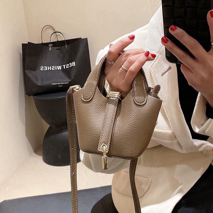 Mini fashion handbag, vegetable basket, carrying bag, crossbody bag, girls' and children's crossbody bags, modern, trendy and cool